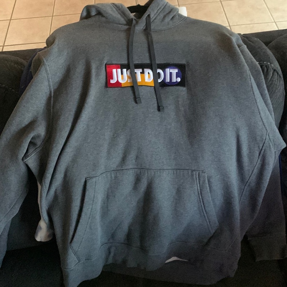 Nike mens XL pull over hoodie fleece lined